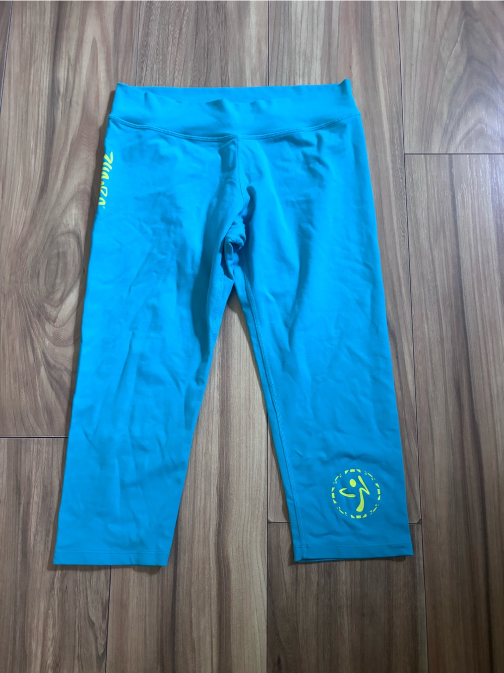 Zumba Cropped Teal Leggings with Neon Yellow Logo Size Medium